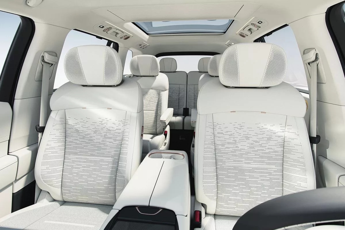 Lynk &amp; Co 009 ra mắt: SUV to hơn Explorer, 2 màn hình 6K 30 inch, mạnh ngang siêu xe- Ảnh 14.