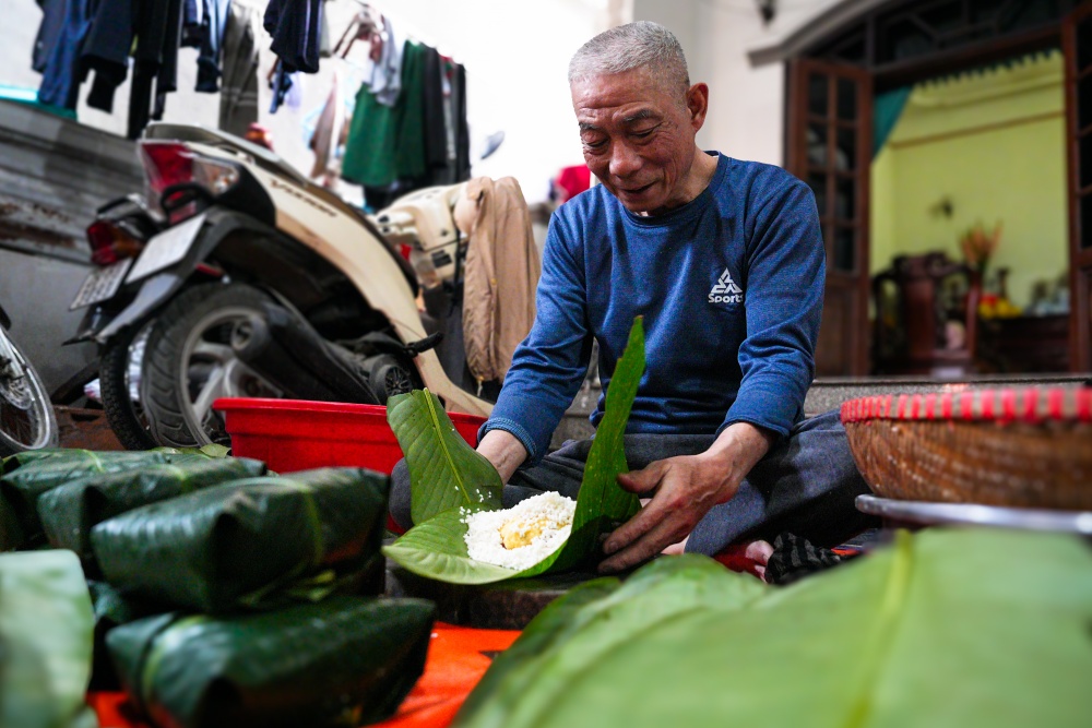 Làng Bạc rộn ràng gói bánh chưng thời điểm cận Tết Làng Bạc rộn ràng gói bánh chưng thời điểm cận Tết