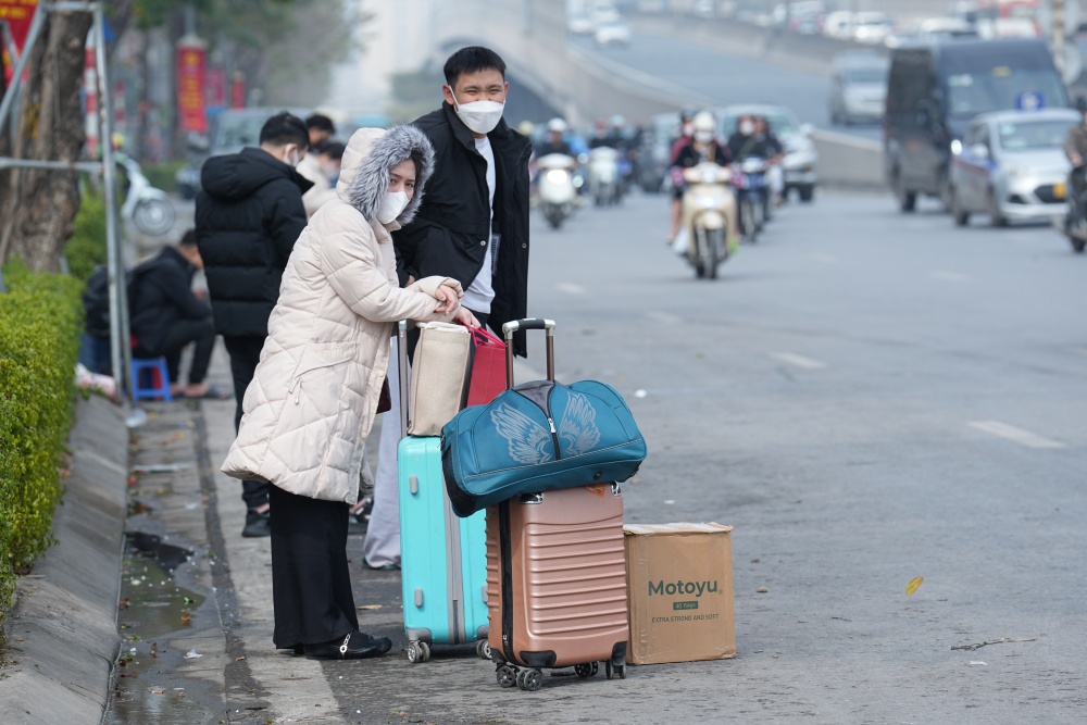 Hà Nội: Người dân tạm biệt Thủ đô, về quê đón Tết Hà Nội: Người dân tạm biệt Thủ đô, về quê đón Tết