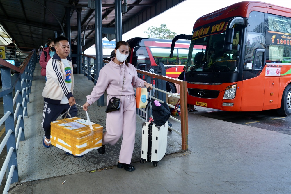Hà Nội: Người dân tạm biệt Thủ đô, về quê đón Tết Hà Nội: Người dân tạm biệt Thủ đô, về quê đón Tết