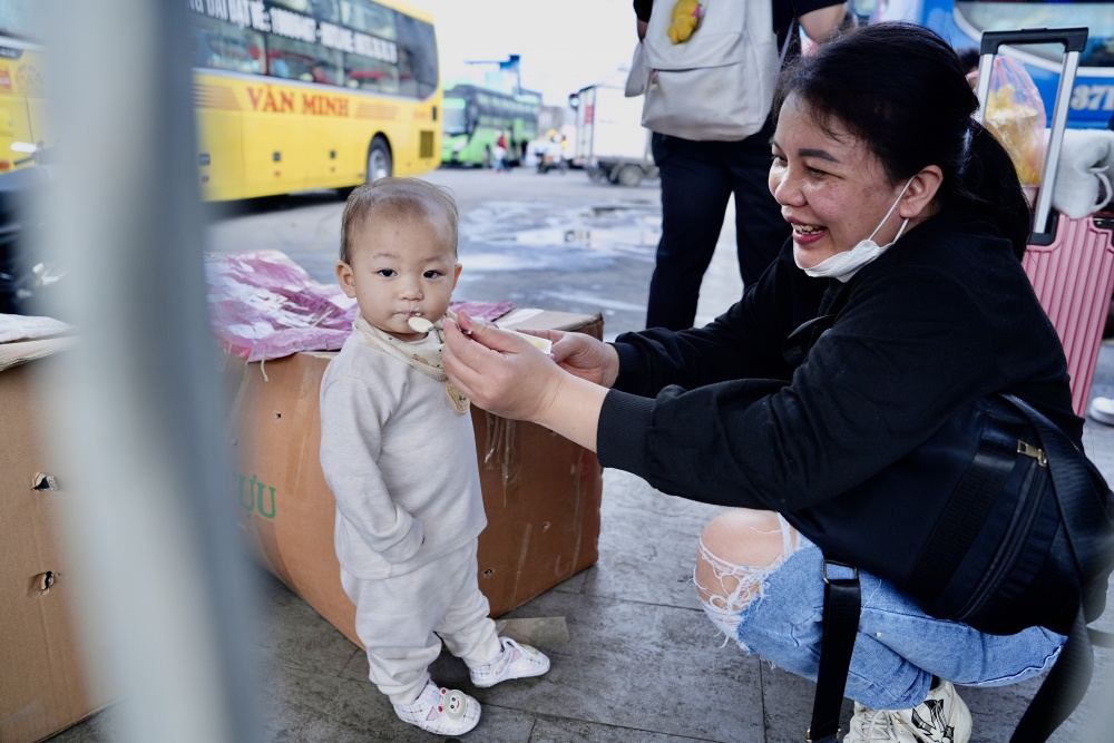 Hà Nội: Người dân tạm biệt Thủ đô, về quê đón Tết Hà Nội: Người dân tạm biệt Thủ đô, về quê đón Tết