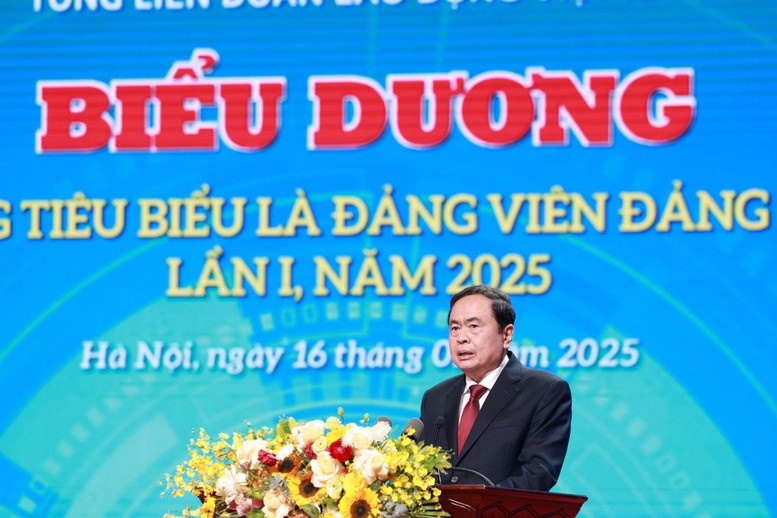 Đồng chí Trần Thanh Mẫn - Ủy viên Bộ Chính trị, Chủ tịch Quốc hội nước Cộng hòa xã hội chủ nghĩa Việt Nam đánh giá cao sáng kiến tổ chức Hội nghị toàn quốc biểu dương công nhân lao động tiêu biểu là đảng viên Đảng Cộng sản Việt Nam lần thứ nhất - năm 2025 của Tổng LĐLĐVN