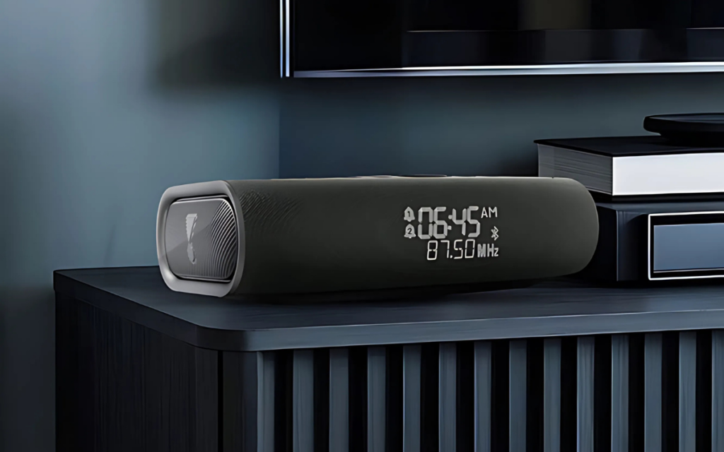 JBL ra mắt loa Bluetooth kiêm đồng hồ báo thức: Có sạc không dây 5W cho điện thoại, giá 3,5 triệu đồng