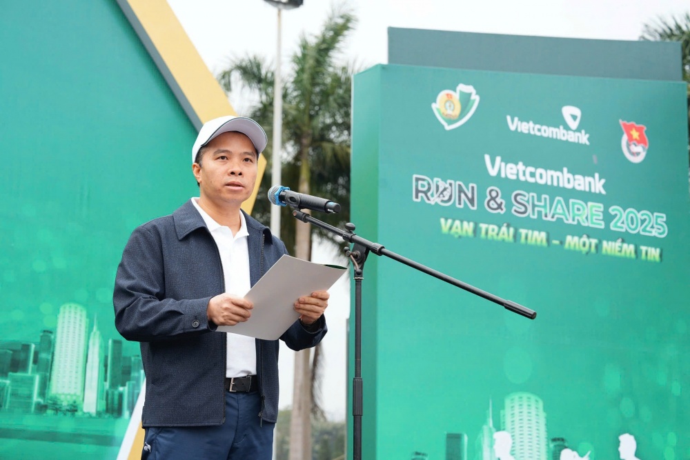 Đồng chí Đỗ Việt Hùng, Phó Bí thư Thường trực Đảng ủy, Thành viên HĐQT Vietcombank chính thức phát động giải chạy Đồng chí Đỗ Việt Hùng, Phó Bí thư Thường trực Đảng ủy, Thành viên HĐQT Vietcombank chính thức phát động giải chạy