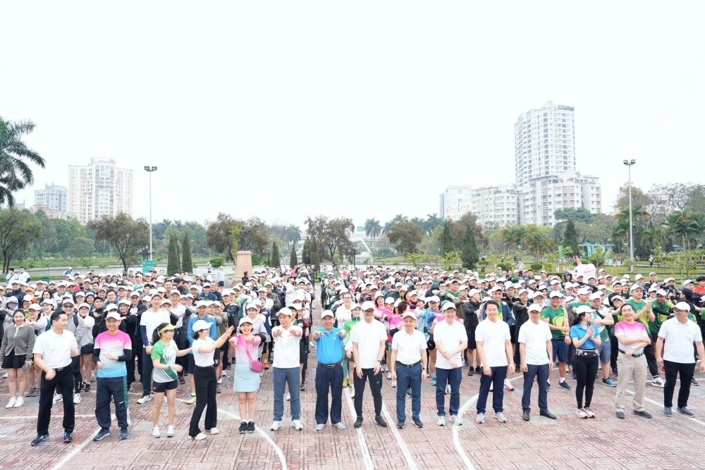 Hơn 500 VĐV tham gia Giải chạy “Vietcombank Run & Share 2025: Vạn trái tim - Một niềm tin”