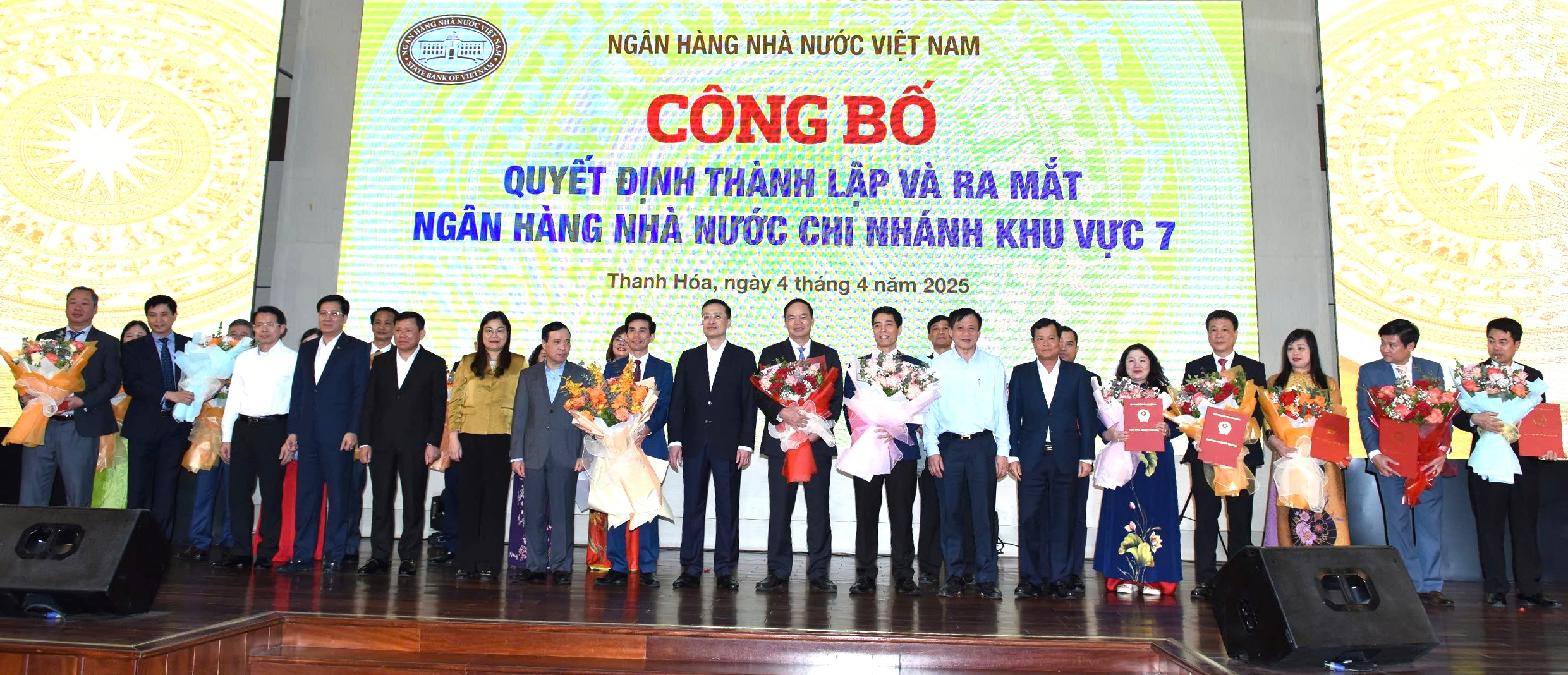 Công bố Quyết định và ra mắt NHNN Khu vực 7
