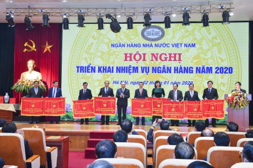 tang co thi dua cua chinh phu cho 9 don vi thuoc nhnn