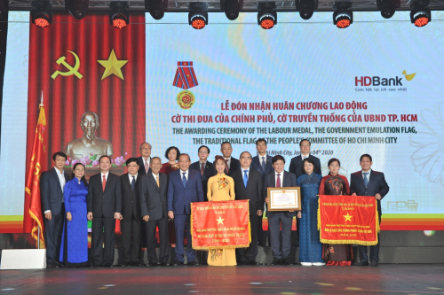 ky niem 30 nam hoat dong ngay hoi lon cua can bo nhan vien hdbank 96885