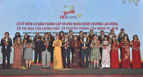 ky niem 30 nam hoat dong ngay hoi lon cua can bo nhan vien hdbank 96885