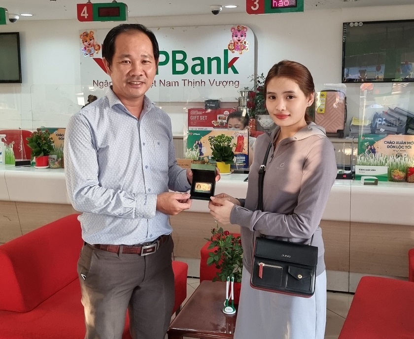 hon 1 ty dong da duoc vpbank trao toi khach hang may man dip dau nam