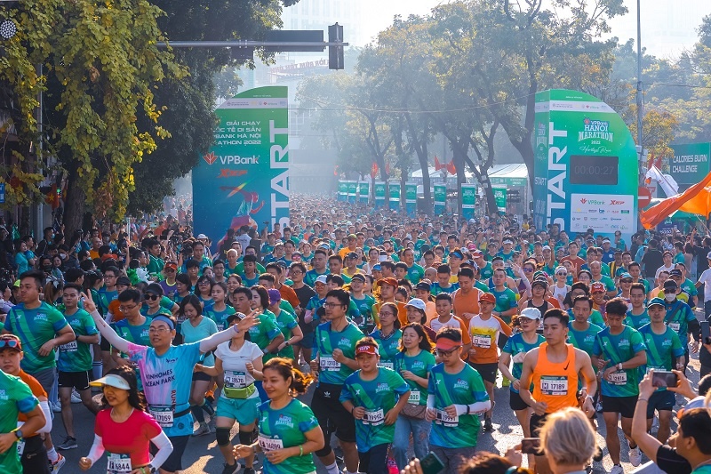 dan chay hao hung san bib giai chay vpbank international marathon 2023