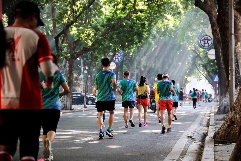 dan chay hao hung san bib giai chay vpbank international marathon 2023