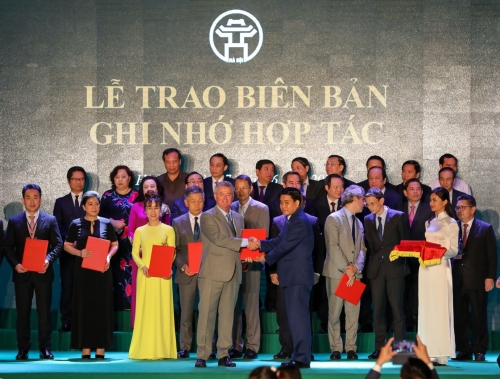 BUV nhận Cờ thi đua của UBND TP. Hà Nội