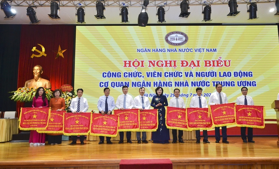 phat huy tinh than doan ket nang dong sang tao de hoan thanh tot nhiem vu