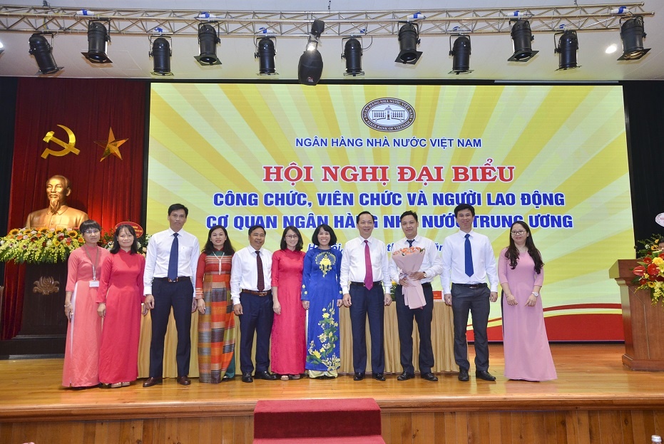 phat huy tinh than doan ket nang dong sang tao de hoan thanh tot nhiem vu