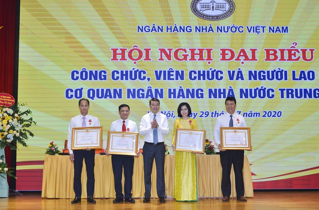 phat huy tinh than doan ket nang dong sang tao de hoan thanh tot nhiem vu