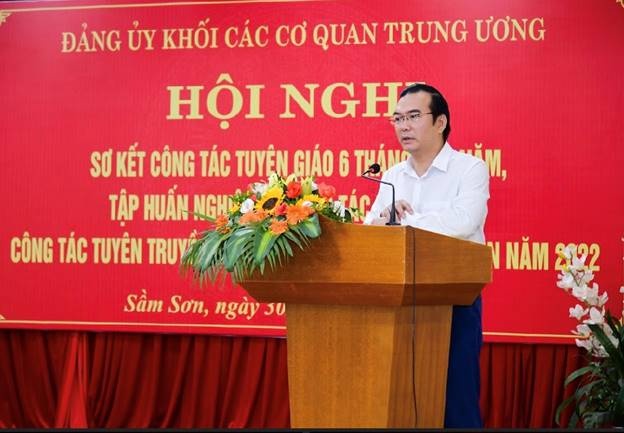 dang uy khoi cac co quan trung uong de cao vai tro neu guong cua can bo dang vien