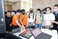 Trình diễn công nghệ xe hơi do người Việt sáng tạo