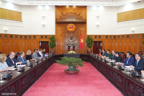 Thủ tướng đề nghị EU tạo điều kiện cho các doanh nghiệp Việt Nam mở rộng thị trường