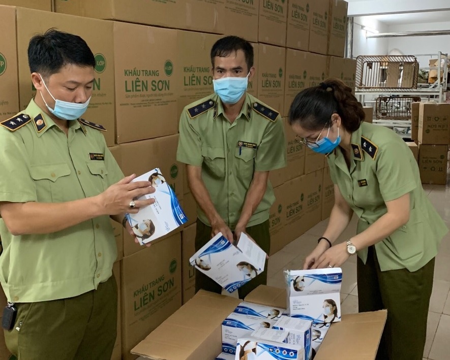 ha noi phat hien tam giu 500000 chiec khau trang co dau hieu khong dat tieu chuan chat luong