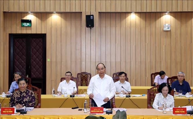 bo chinh tri lam viec voi 11 dang bo truc thuoc trung uong