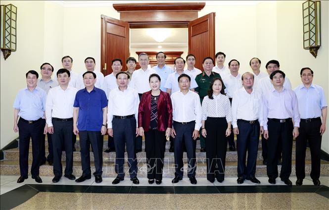 bo chinh tri lam viec voi 11 dang bo truc thuoc trung uong
