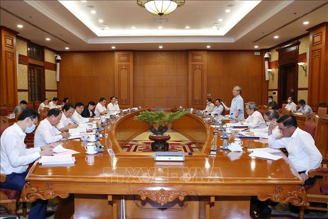bo chinh tri lam viec voi 11 dang bo truc thuoc trung uong