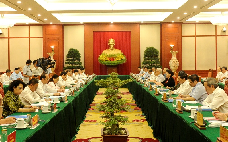 bo chinh tri lam viec voi cac dang bo truc thuoc trung uong