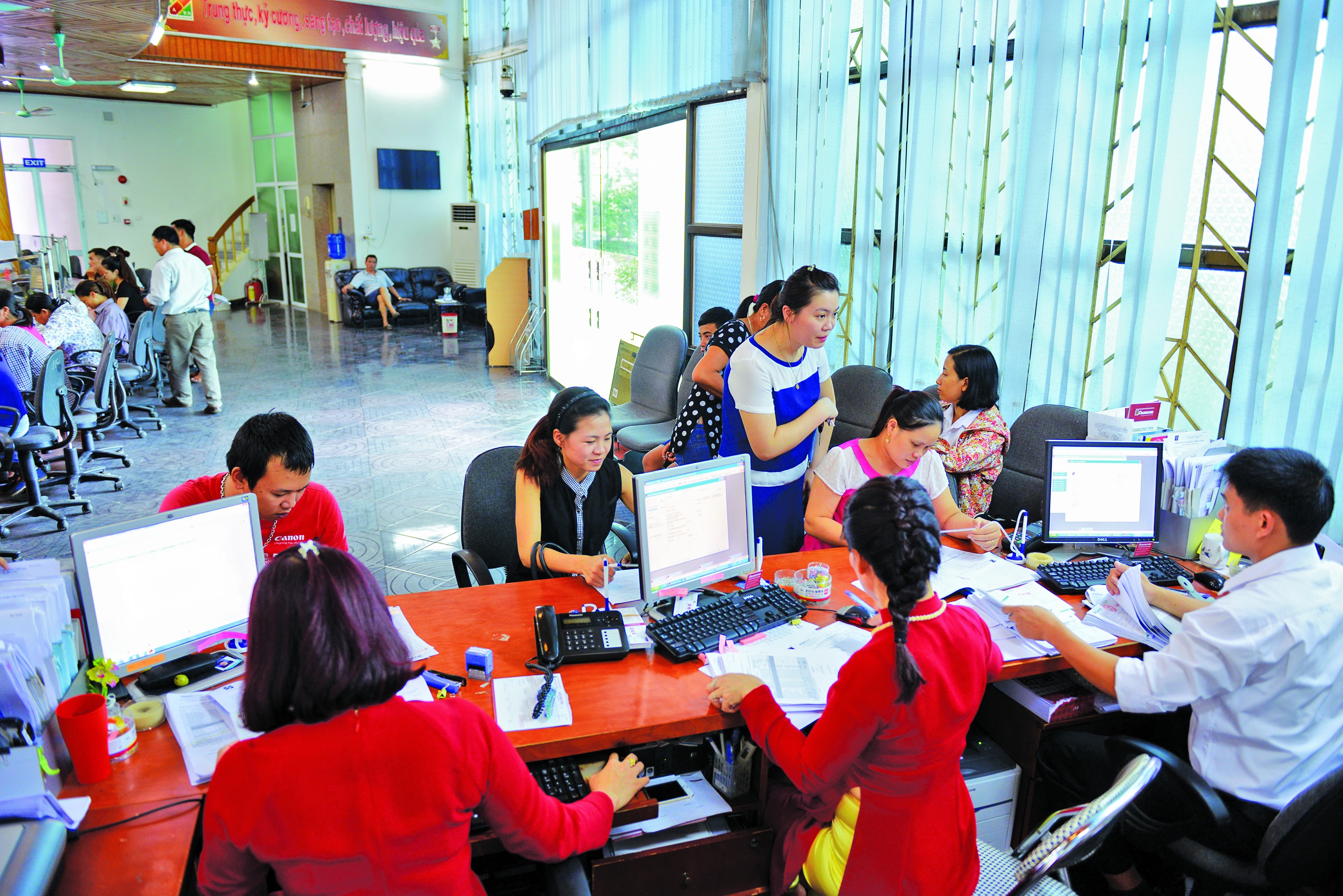 Ngân hàng hy sinh lợi ích ngắn hạn vì nền kinh tế
