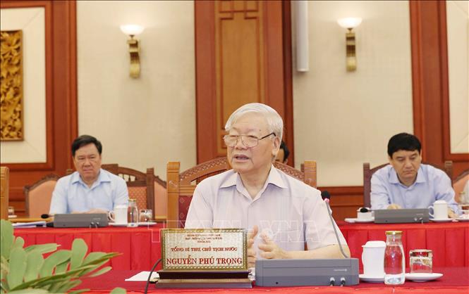 bo chinh tri hoan thanh chuong trinh lam viec voi 67 dang bo truc thuoc trung uong
