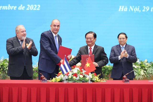 thu tuong chinh phu pham minh chinh hoi dam voi thu tuong cong hoa cuba manuel marrero cruz