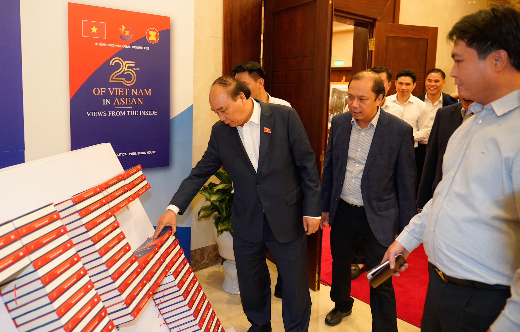 thu tuong nguyen xuan phuc kiem tra cong tac chuan bi hoi nghi cap cao asean 37