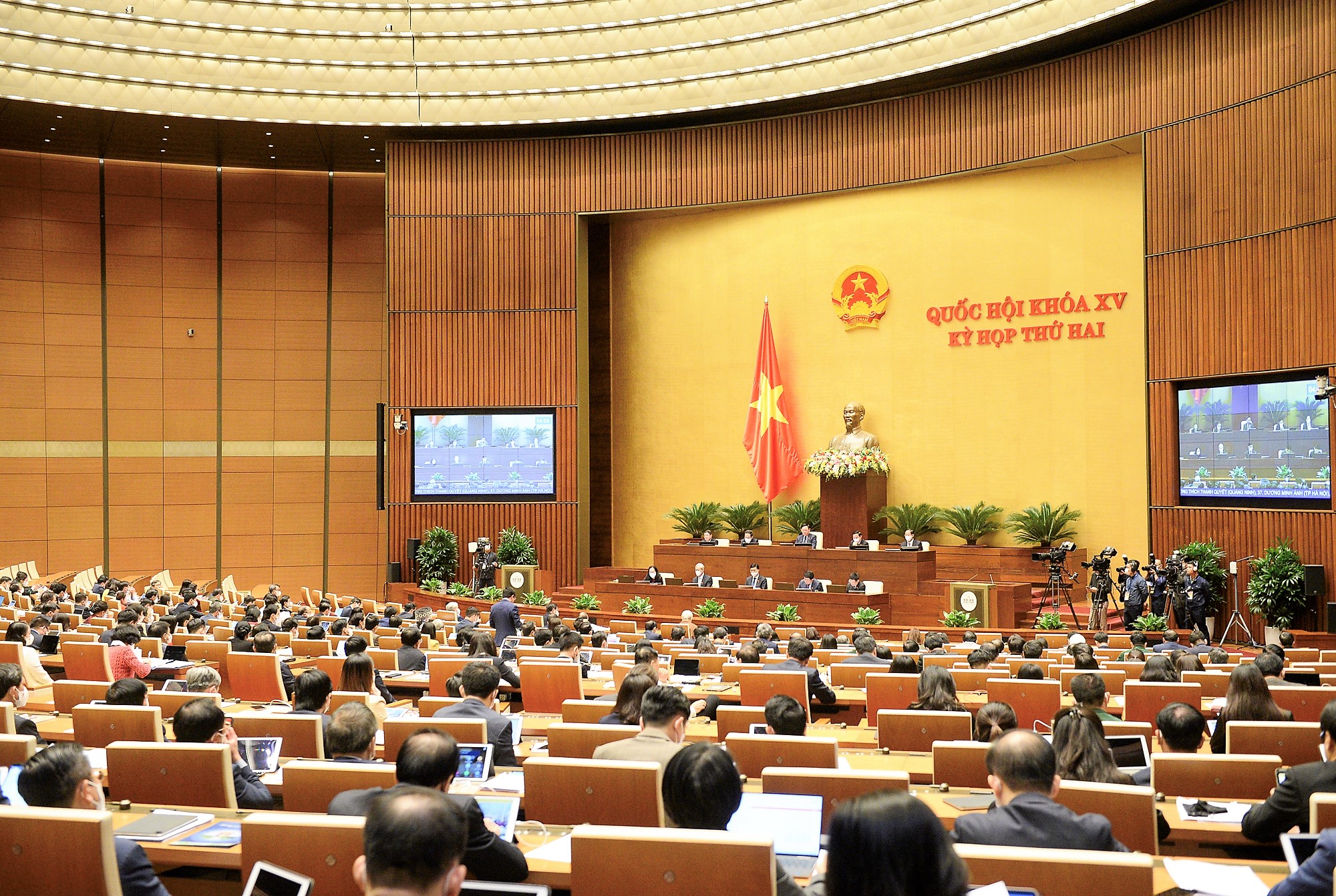 ngay mai quoc hoi tien hanh phien chat van va tra loi chat van