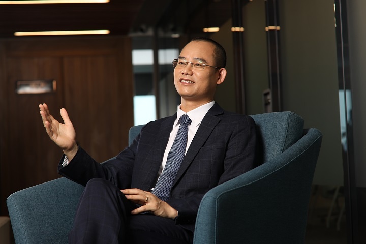 mcredit cong bo nhan dien thuong hieu moi cung chien luoc dich vu tai chinh so thuan tien nhat