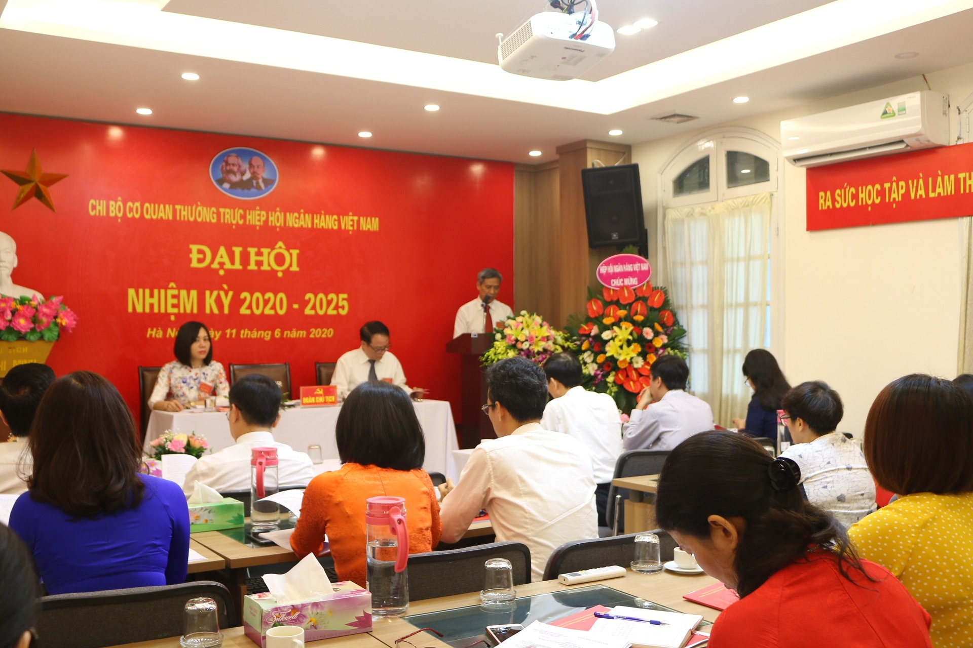 dai hoi chi bo co quan thuong truc hiep hoi ngan hang nhiem ky 2020 2025