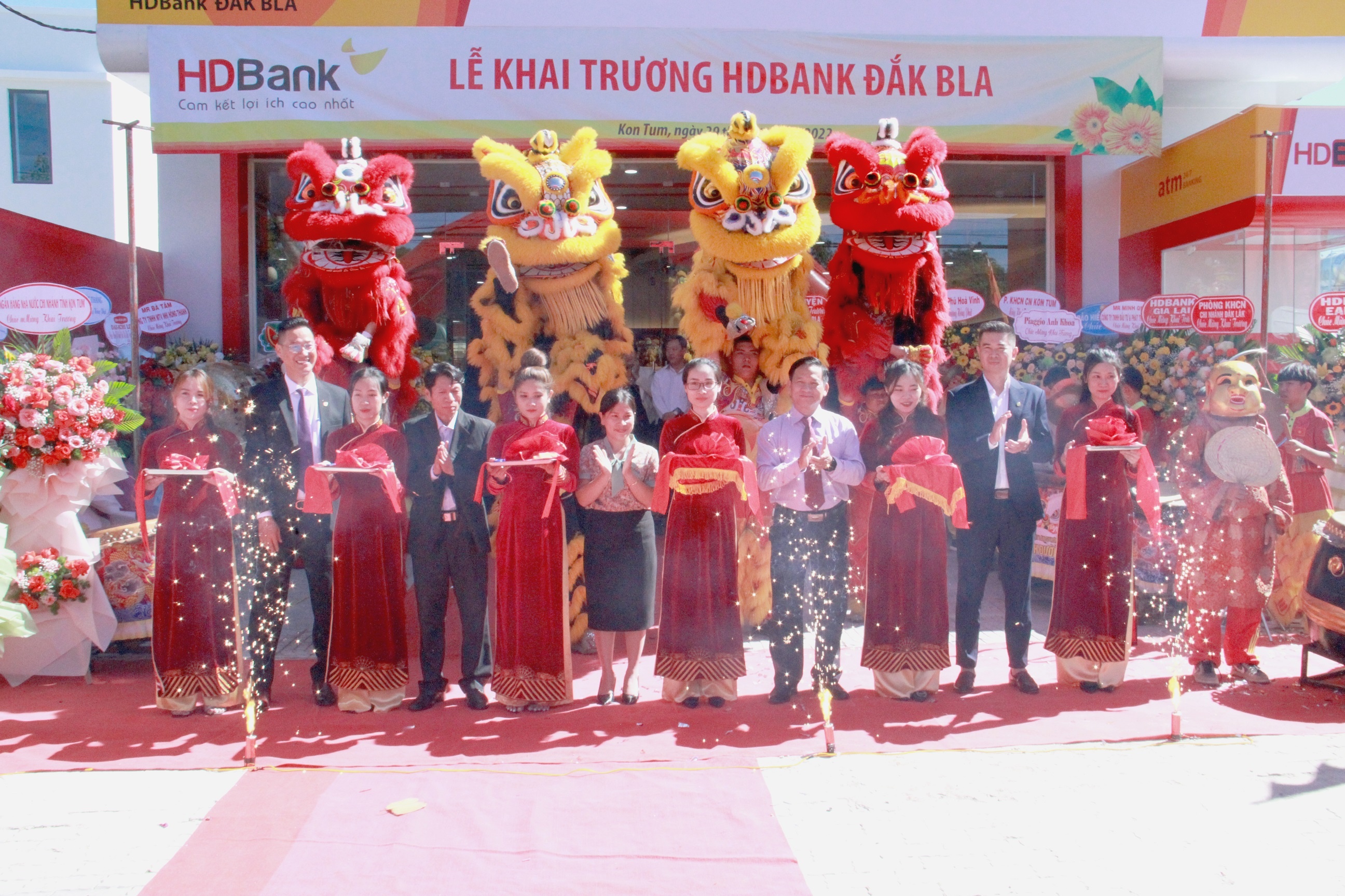 hdbank dak bla dong song chay nguoc vun dap dai ngan