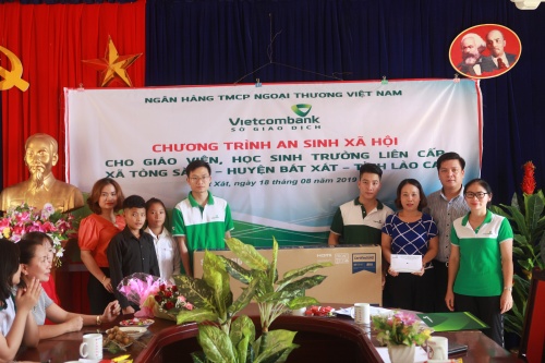 niem tin cua doan vien thanh nien vietcombank voi dang
