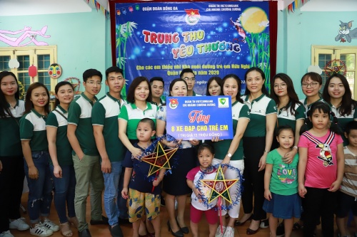 vietcombank chuong duong thiet thuc ho tro khach hang voi cac khoan tien chuyen nham