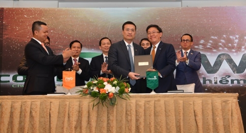 Vietcombank ký hợp đồng độc quyền 15 năm phân phối bảo hiểm với FWD