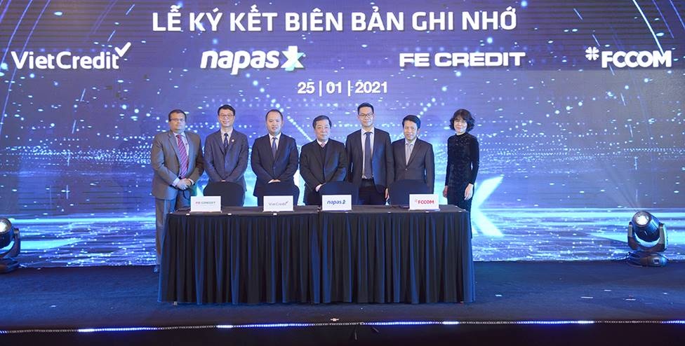 fe credit du kien trien khai the tin dung napas trong quy iii2021