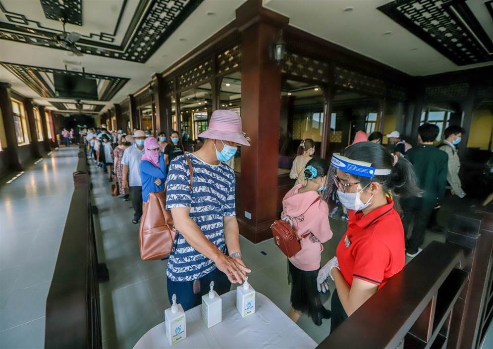 sun world ba na hills ron rang don khach ngay dau mo cua tro lai