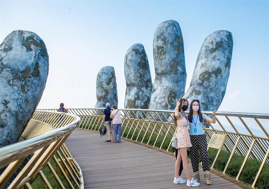 sun world ba na hills ron rang don khach ngay dau mo cua tro lai