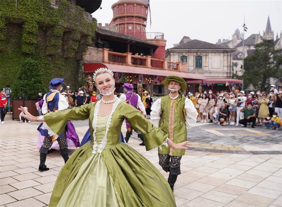 sun world ba na hills ron rang don khach ngay dau mo cua tro lai