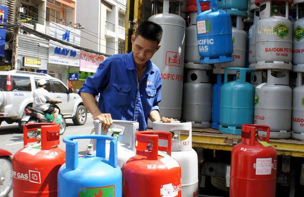 Giá gas giảm mạnh gần 70.000 đồng/bình