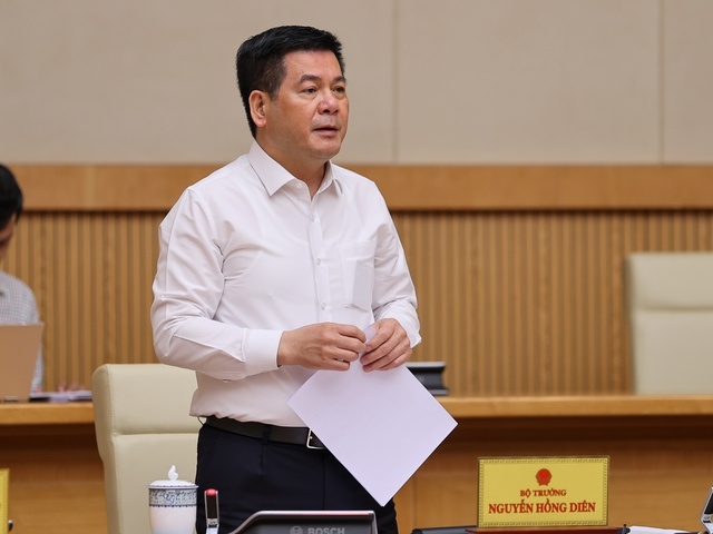 thu tuong khan truong quyet liet trien khai cac chinh sach de nguoi dan doanh nghiep duoc huong thu som huong thu that