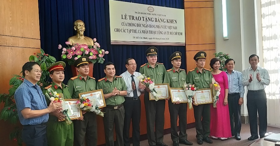 su du ng tie n gia chu ye u la do i tuo ng mua ba n ma tu y