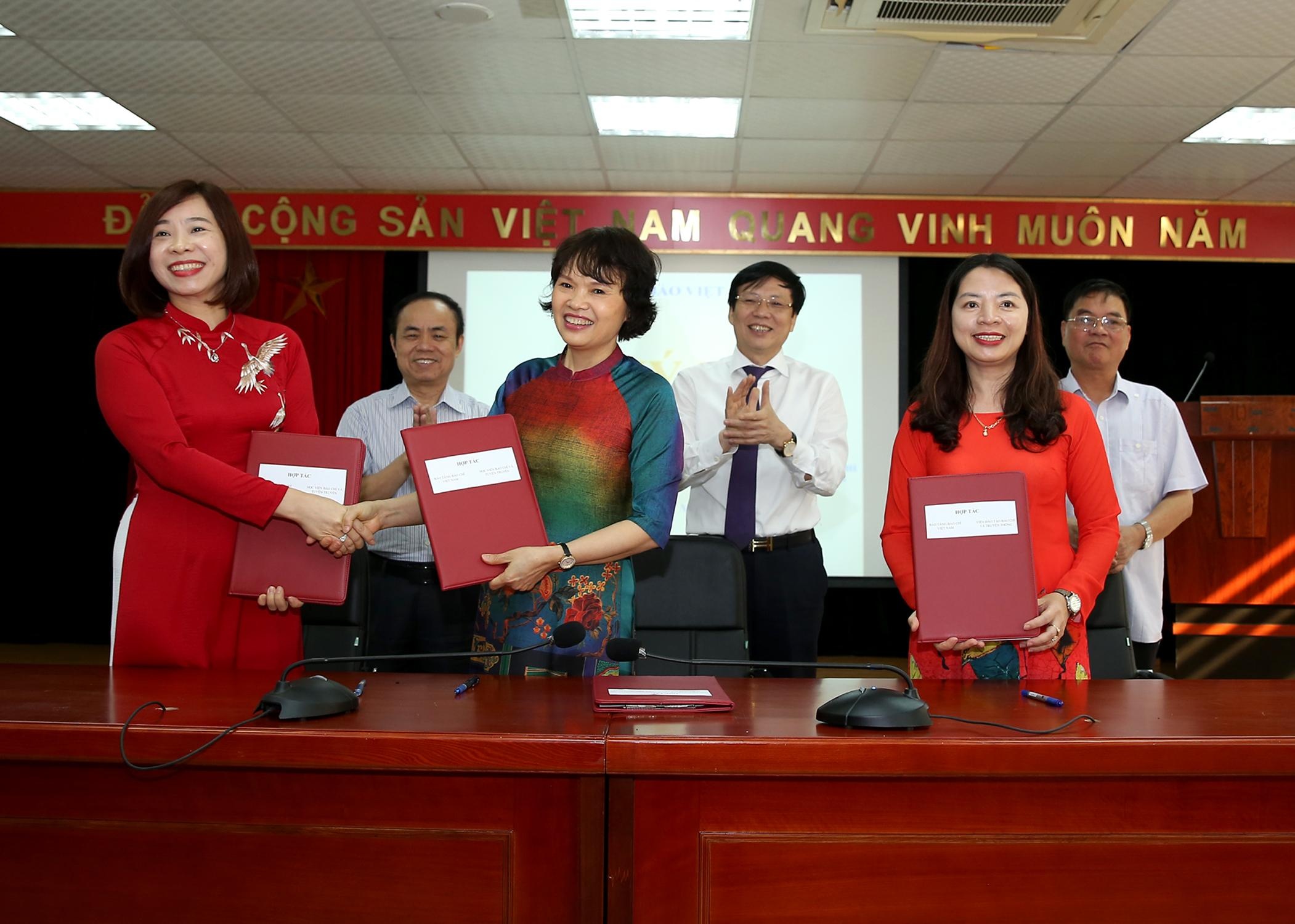 sap khai truong bao tang bao chi viet nam