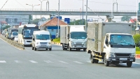 Doanh nghiệp vận tải gặp khó khi giá xăng dầu tăng cao