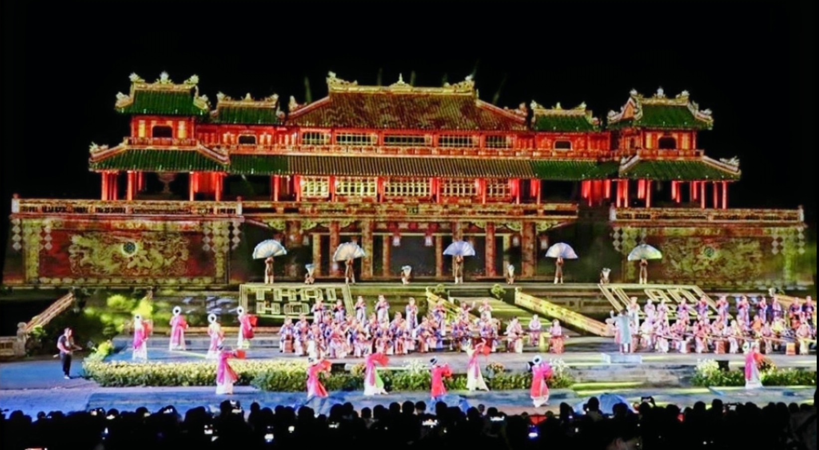 festival hue gop phan quang ba tinh hoa van hoa