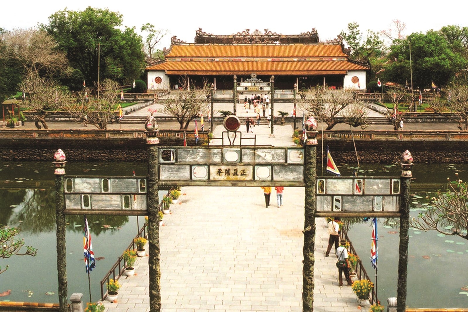 trung tu dien thai hoa can su than trong va dong thuan